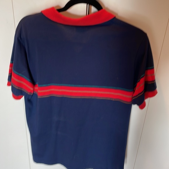 Vintage OP polo. Navy and red. Says XL but fits like a Smedium. So I call it M - Picture 4 of 6